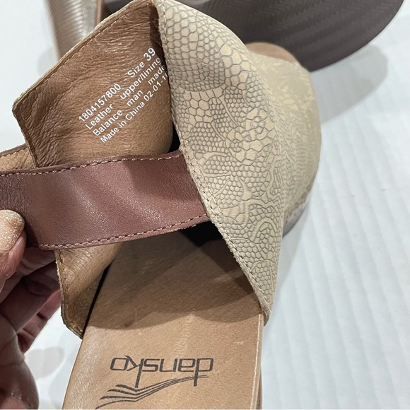 DANSKO Reggie Nubuck Taupe Lace| Peep Toe Clogs Slingback Size 39 | Heel 3-1/2” - Picture 2 of 5